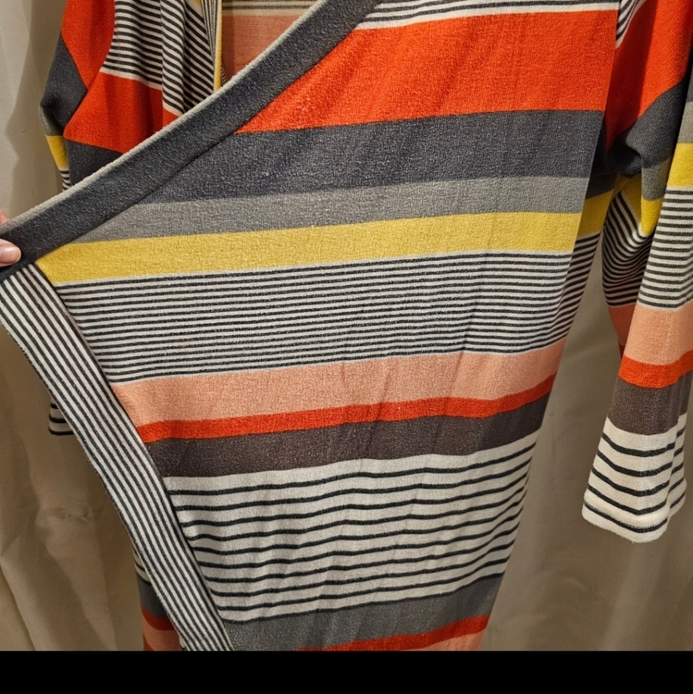 Vibrant Striped Women's Cardigan - Picture 4 of 6
